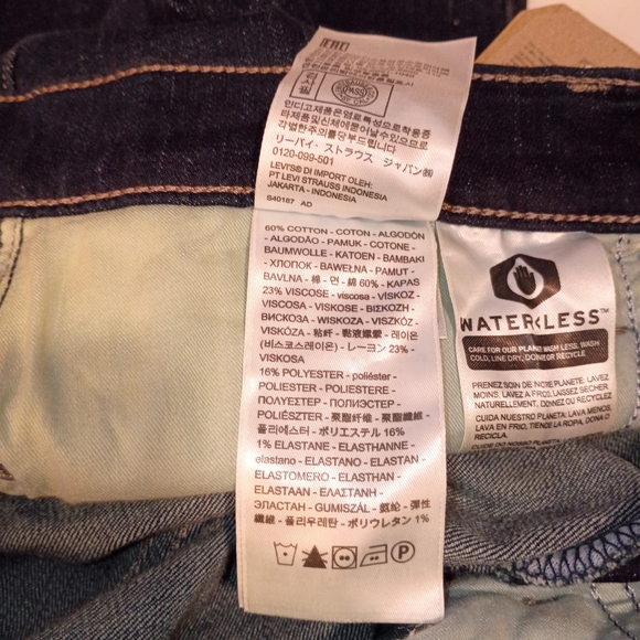 Levi's Sculp Hypersoft Classic Bootcut Denim Jeans 22W - Picture 10 of 11